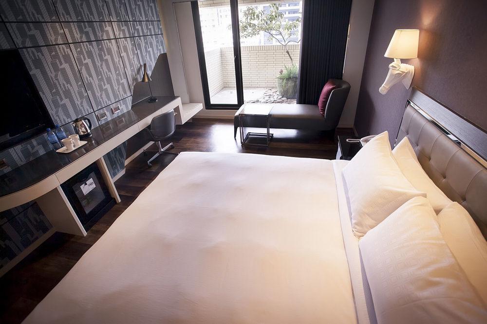 Royal Group Hotel Minghua Branch Каосюн Екстериор снимка